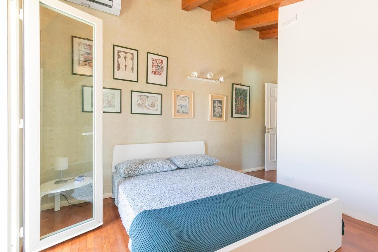 Fronte Spiaggia Zoe Villa เอากุสตา ภายนอก รูปภาพ