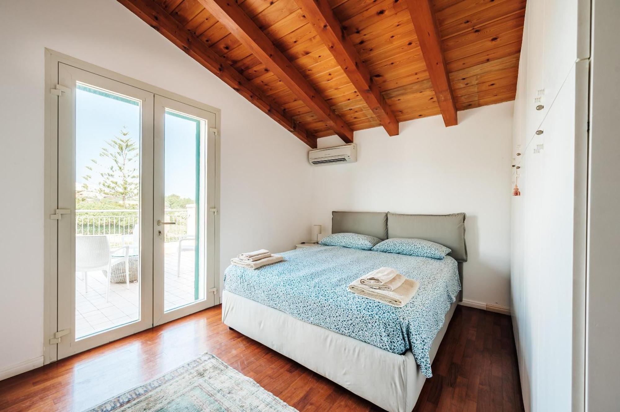 Fronte Spiaggia Zoe Villa เอากุสตา ภายนอก รูปภาพ